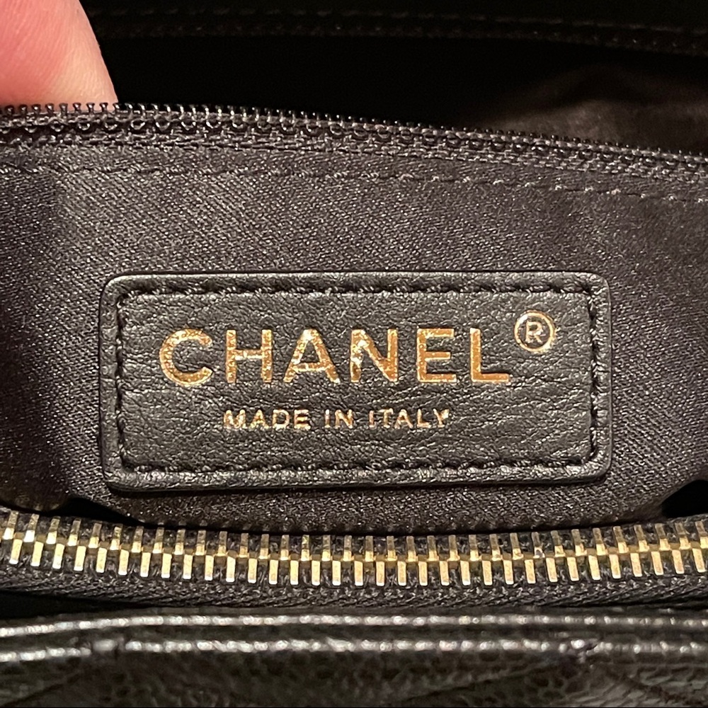 Chanel Black Caviar Grand Shopping Tote - Picture 15 of 16